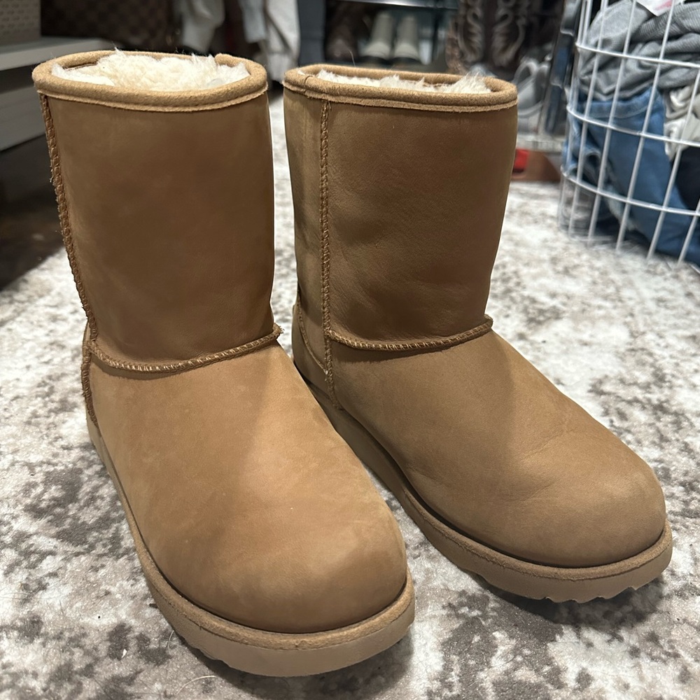 UGG Classic II Weather Short Boots! *KIDS*